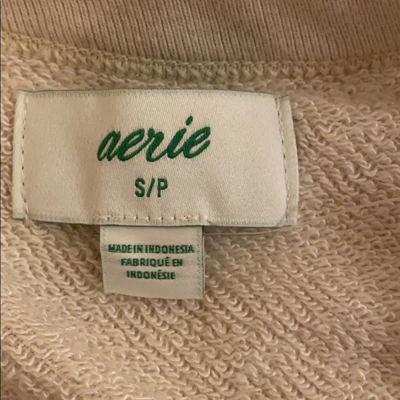 NWT Cropped sweatshirt - Picture 2 of 5